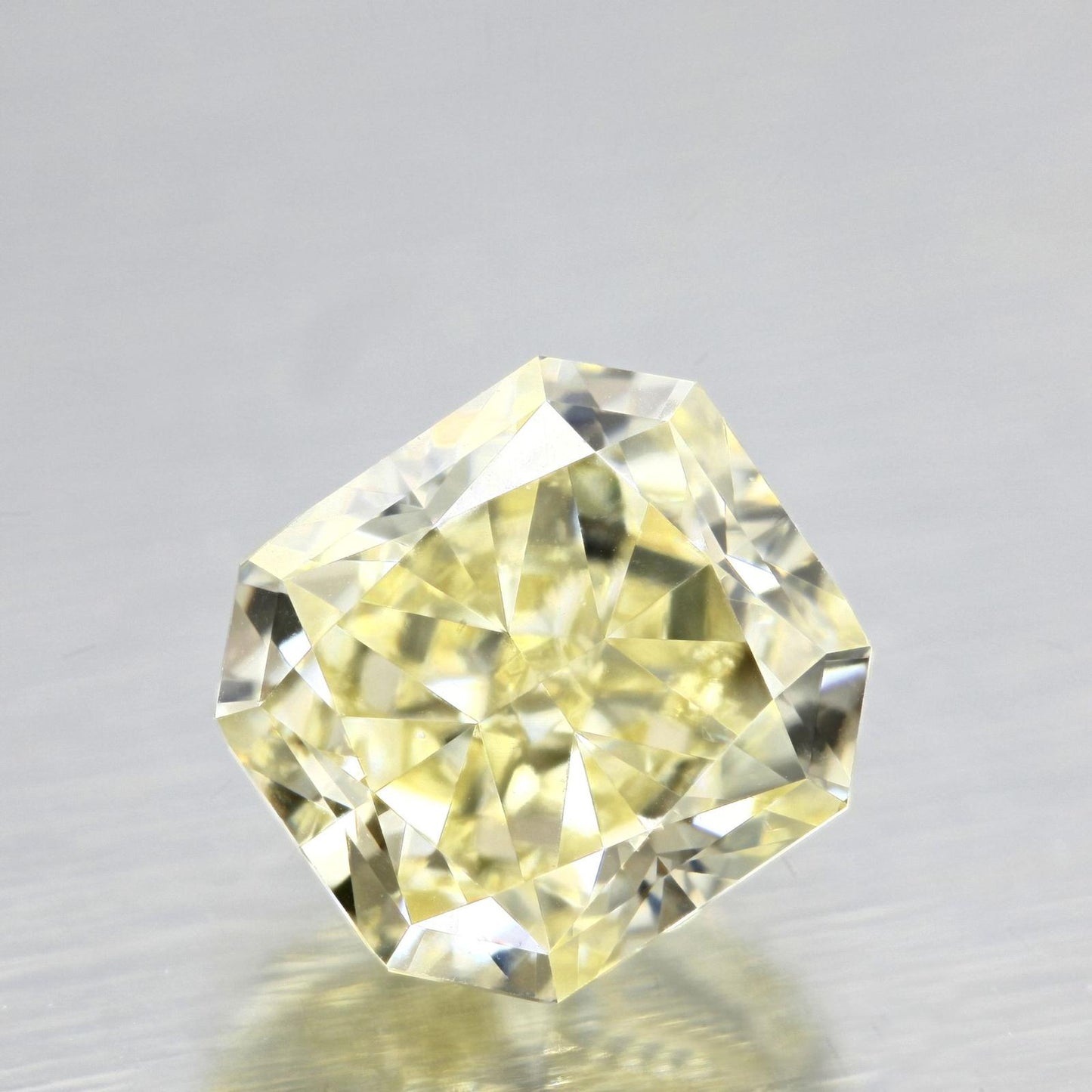 GIA 1 Y - Z-VS1 Radiant Diamond