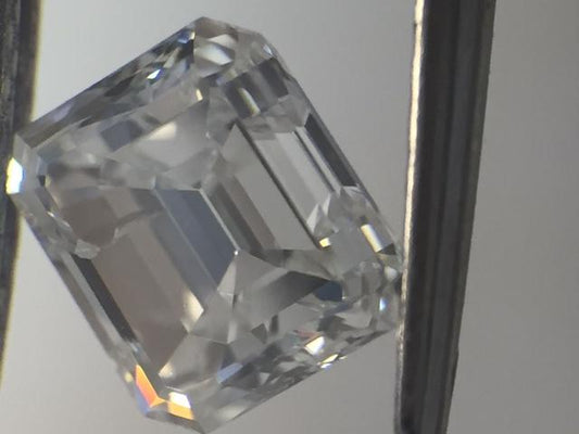 EGL 0.96 D-SI2 Emerald Diamond