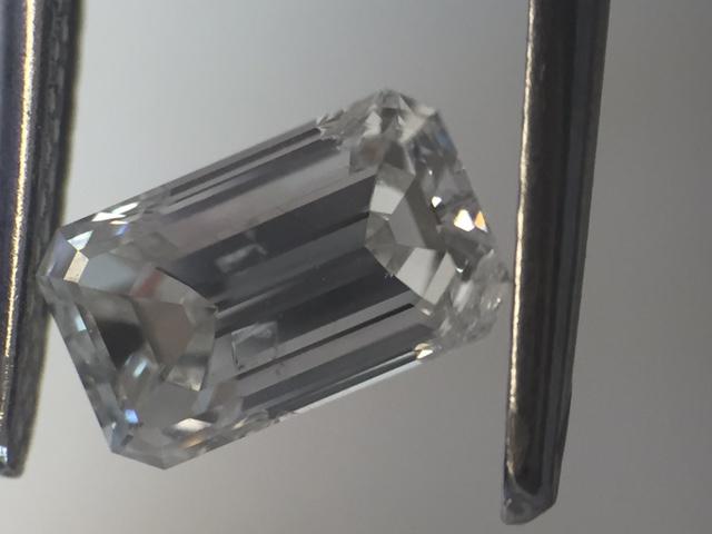 EGL 0.92 E-SI2 Emerald Diamond
